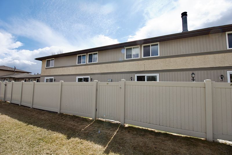 Fort Saskatchewan Townhouse for rent - 3 Bedrooms — photo 2