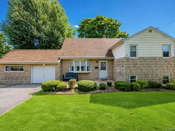 1425 Pine Drive, Bay Shore, NY 11706