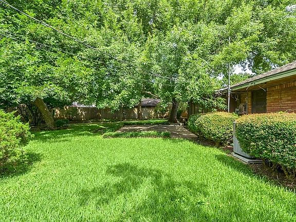 4th image of 1203 Lamar Dr