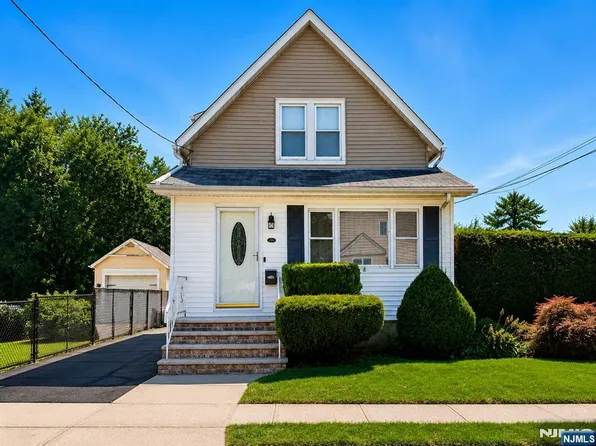 204 Tontine Ave, Lyndhurst, NJ 07071