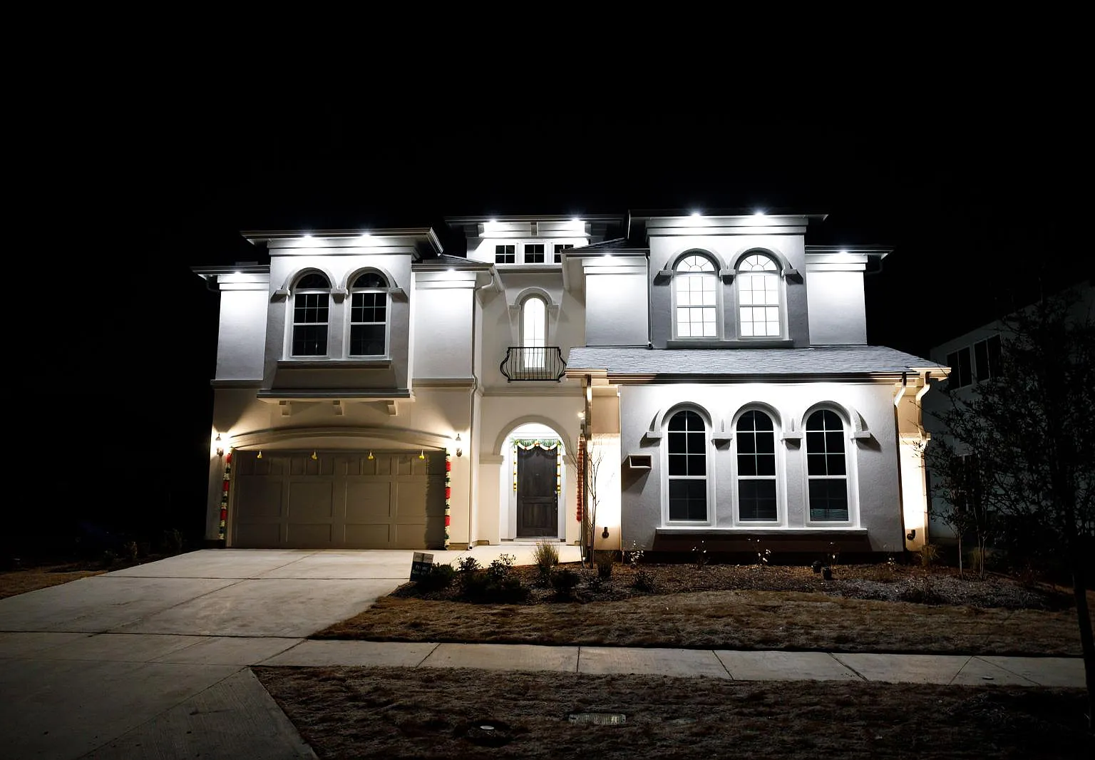 5 bed, 5.5 bath, 4336 sqft, $7,500 — Photo 2