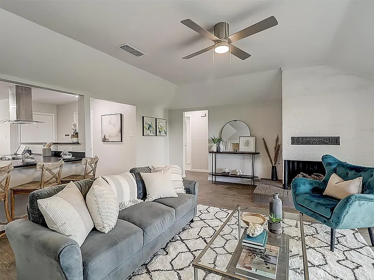 607 Field St — Photo 8