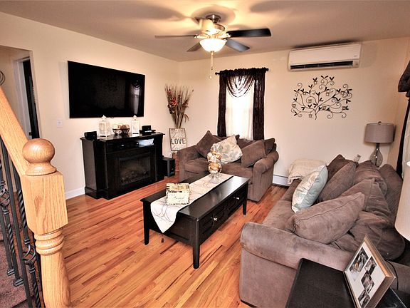 4th image of 313 Weidner Ave