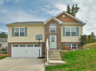 1919 Short Leaf Ln, Soddy Daisy, TN 37379