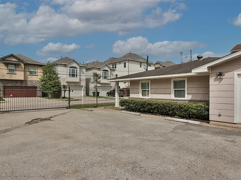 4331 Marina St #B — Photo 34