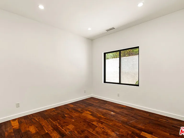8836 Wonderland Ave — Photo 41