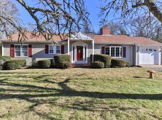 8 Uncle Zlotis Rd, Chatham, MA 02633