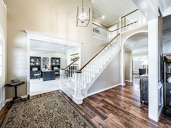 4th image of 22907 Laguna Point Dr