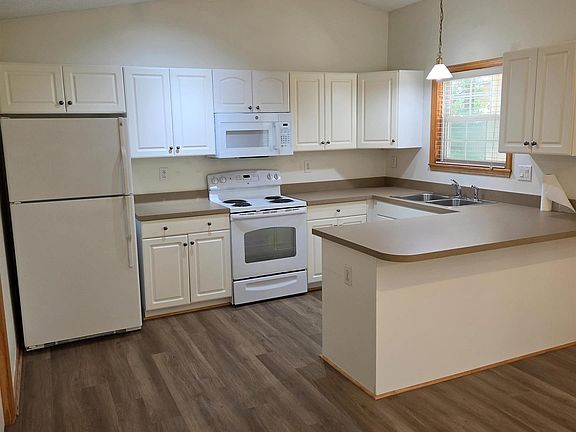3rd image of 417 Cooke Pl Lot 110