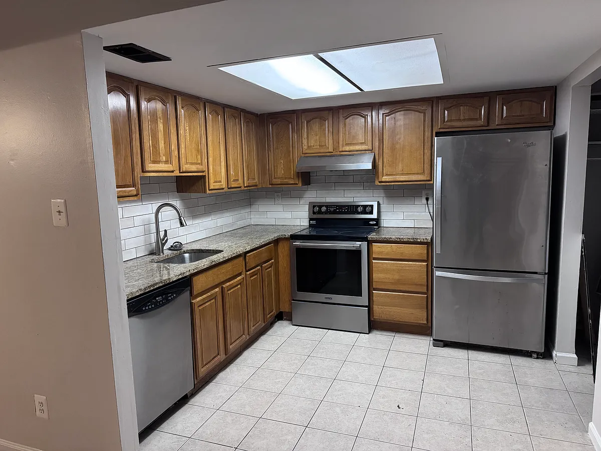 Building Photo - 56 Memphis Ct #56