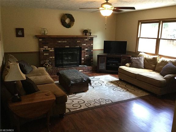 4th image of 2233 Lilac Ln
