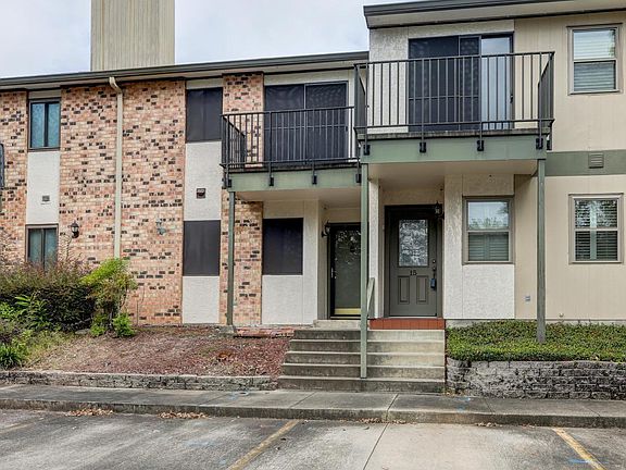 3rd image of 3500 E Simcoe St APT 16