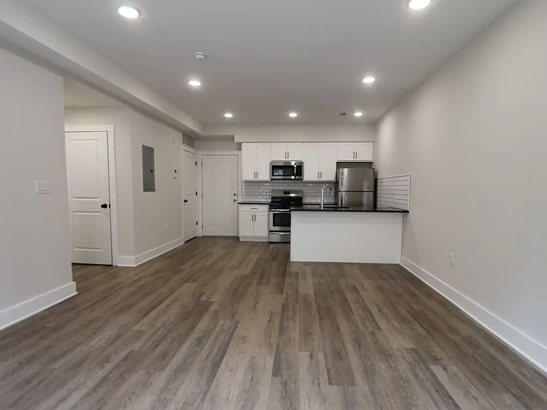 East Main Manayunk Apartments — Photo 61