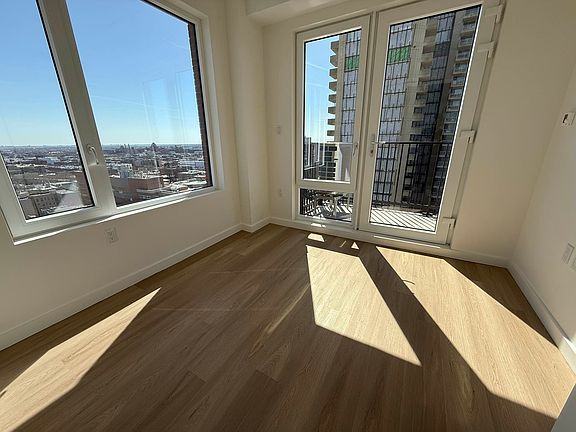 4th image of 890 Rogers Ave #4