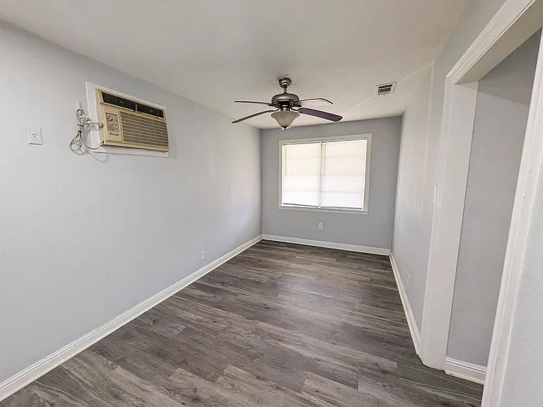5150 Parkview Dr — Photo 9