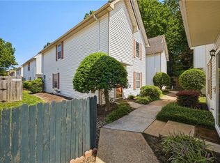 952 Gas Light Ln, Virginia Beach, VA 23462