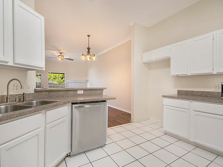 11909 Rhulen Ct — Photo 11