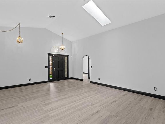5th image of 2133 MEADOWMOUSE STREET