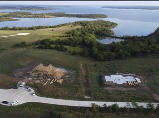 921 Waters Edge Dr, Sanger, TX 76266