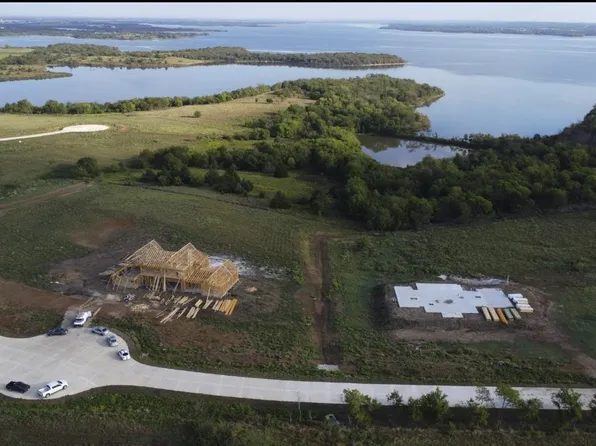 921 Waters Edge Dr, Sanger, TX 76266