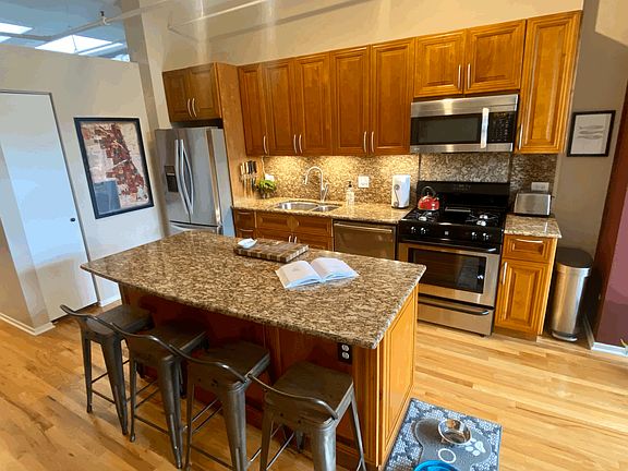 4th image of 1525 S Michigan Ave APT 402