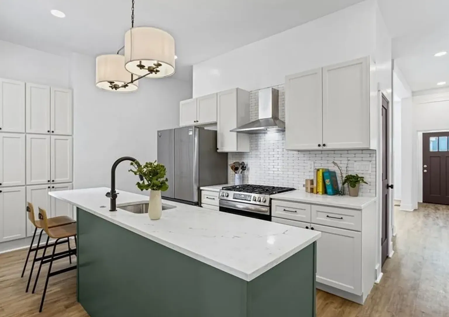 3 bed, 2.5 bath, 2000 sqft, $3,000 — Photo 4