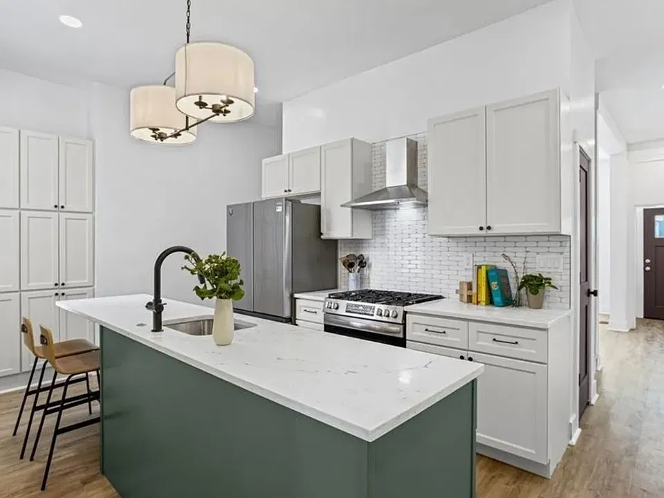 2013 Forbes Ave