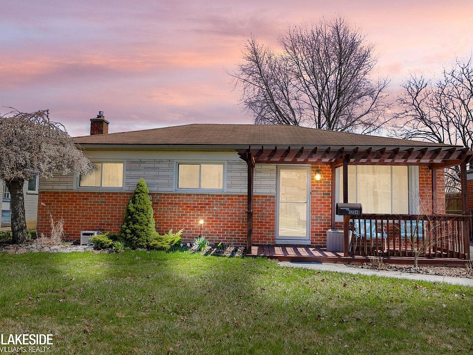 1st image of 32546 Beechwood Dr