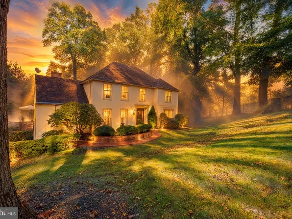 2131 County Line Rd, Villanova, PA 19085