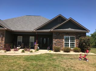 92 Cottonton Rd, Pittsview, AL 36871