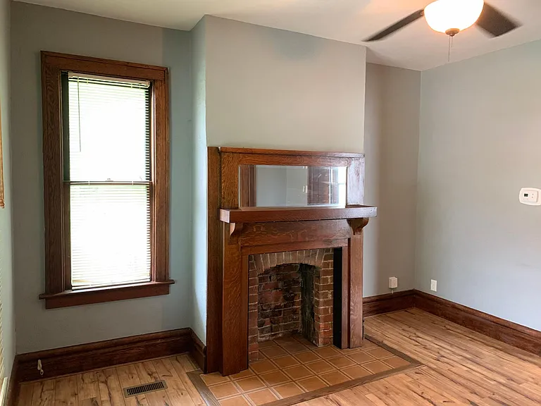 379 E Tompkins St — Photo 10
