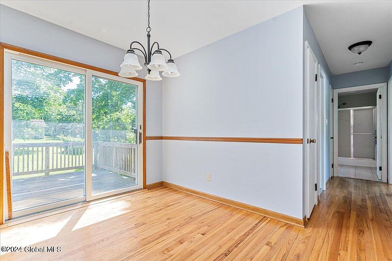 4th image of 16 Montclair Drive