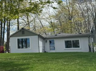 3439 E Lakeview Dr, Harrison, MI 48625