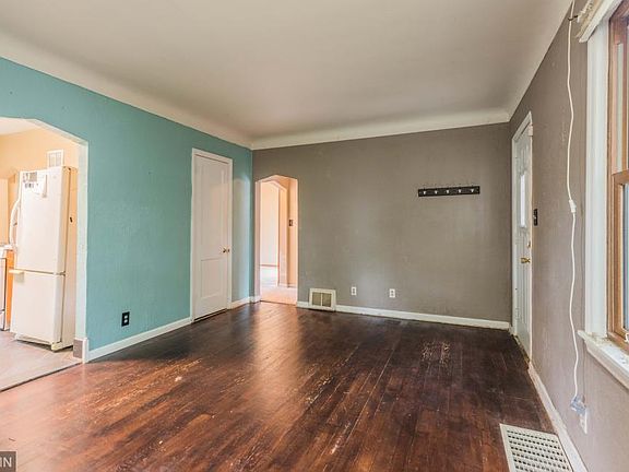 3rd image of 4550 Aldrich Ave N