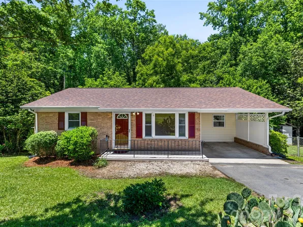 219 Belton Ave, Mount Holly, NC 28012