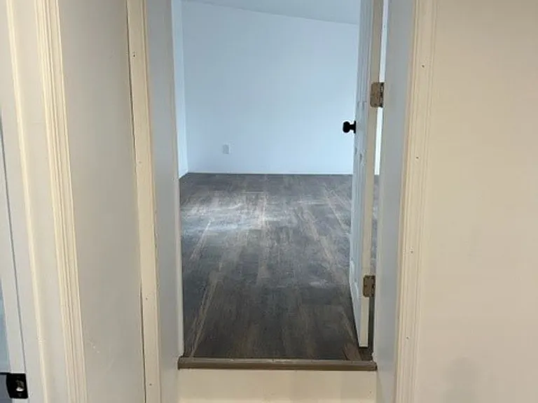 129 E Market St — Photo 8