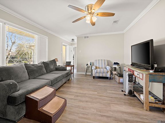 3rd image of 2112 E Contour Dr