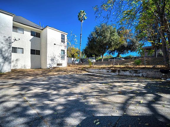 3rd image of 869 Lincoln Ave #201-204