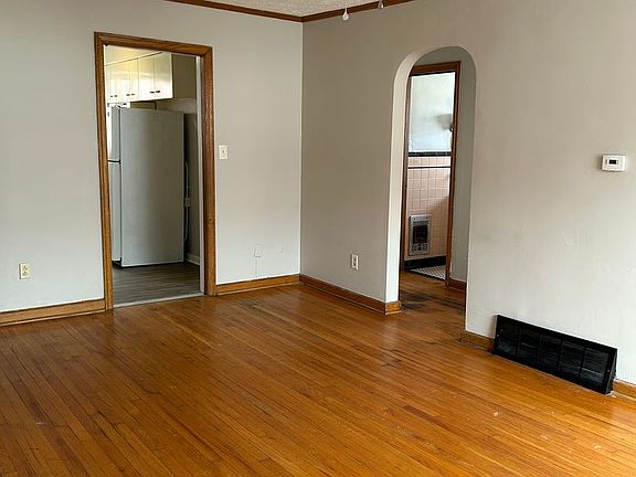 5th image of 607 Grant St APT C