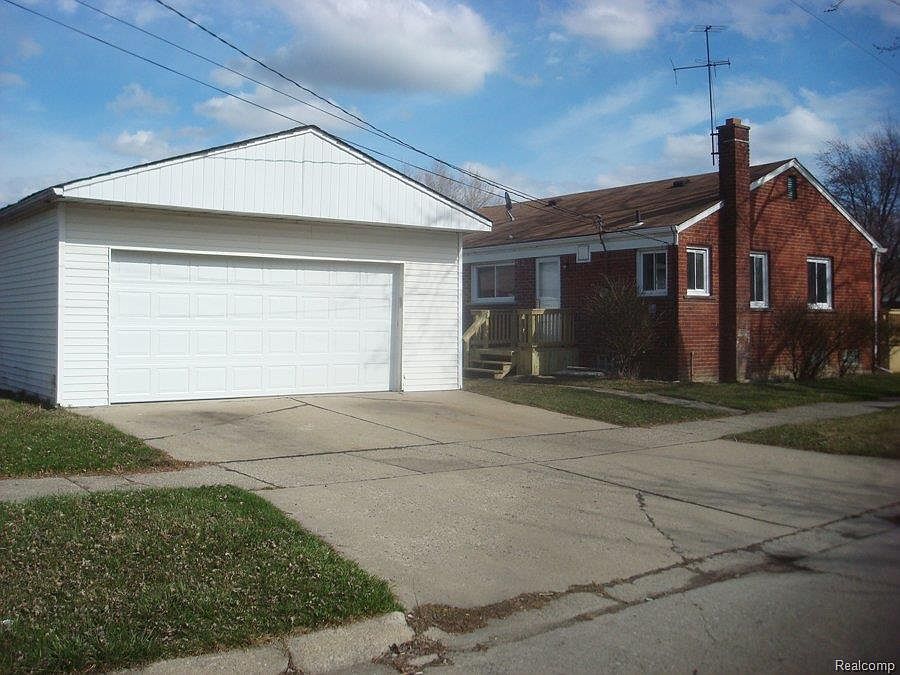 2nd image of 28990 Beechnut St