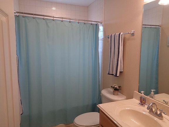 5th image of 3245 Castle Dr