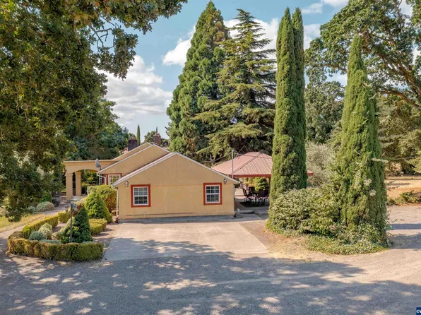 8455 Wallace Rd NW, Salem, OR 97304