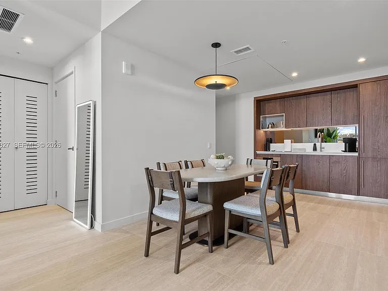 1611 SW 2nd Ave #817 — Photo 4