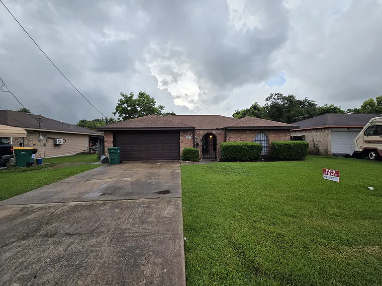 807 Hudler St — Photo 1