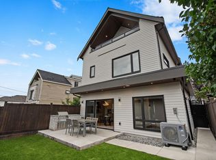 2211 William St #2, Vancouver, BC V5L2S5