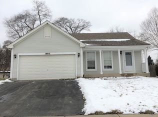 1886 Cambridge Dr, Carpentersville, IL