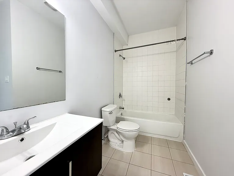 403 Chaffey St — Photo 10