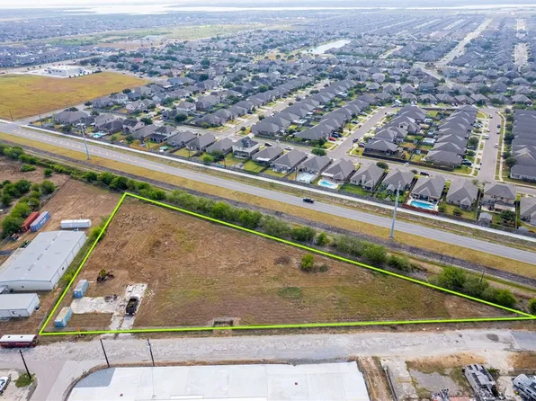 7802 Bay Dr, Corpus Christi, TX 78414