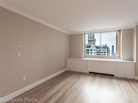 5th image of 30 W 63rd St APT 28K