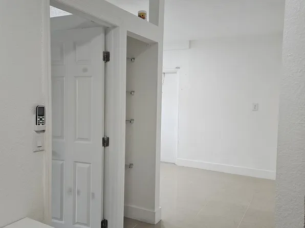 1655 N Bluebird Ln, Homestead, FL 33035